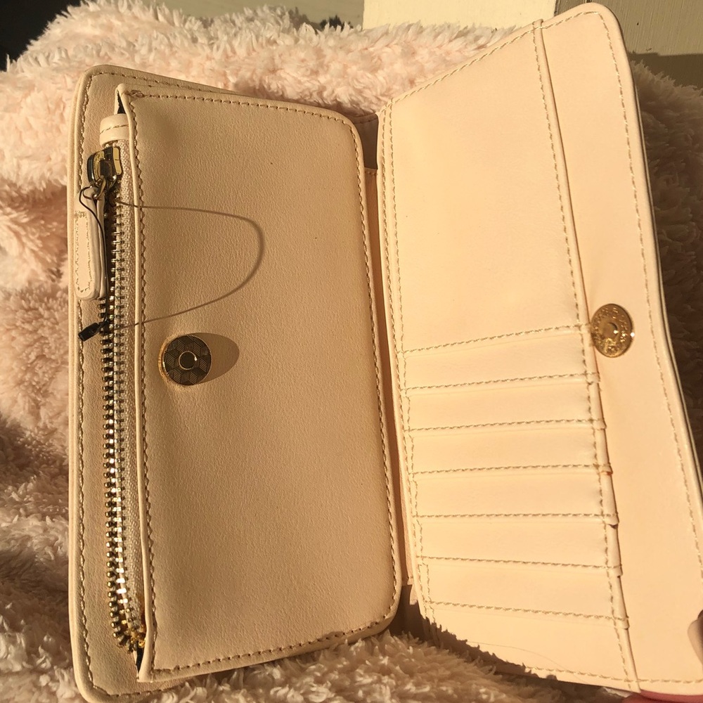 Creme Matte Wallet - Picture 2 of 3
